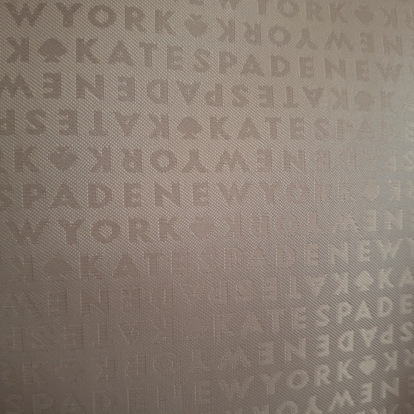 Kate Spade Magnolia Park large satchel. Preowned in excellent condtion. - Picture 9 of 12